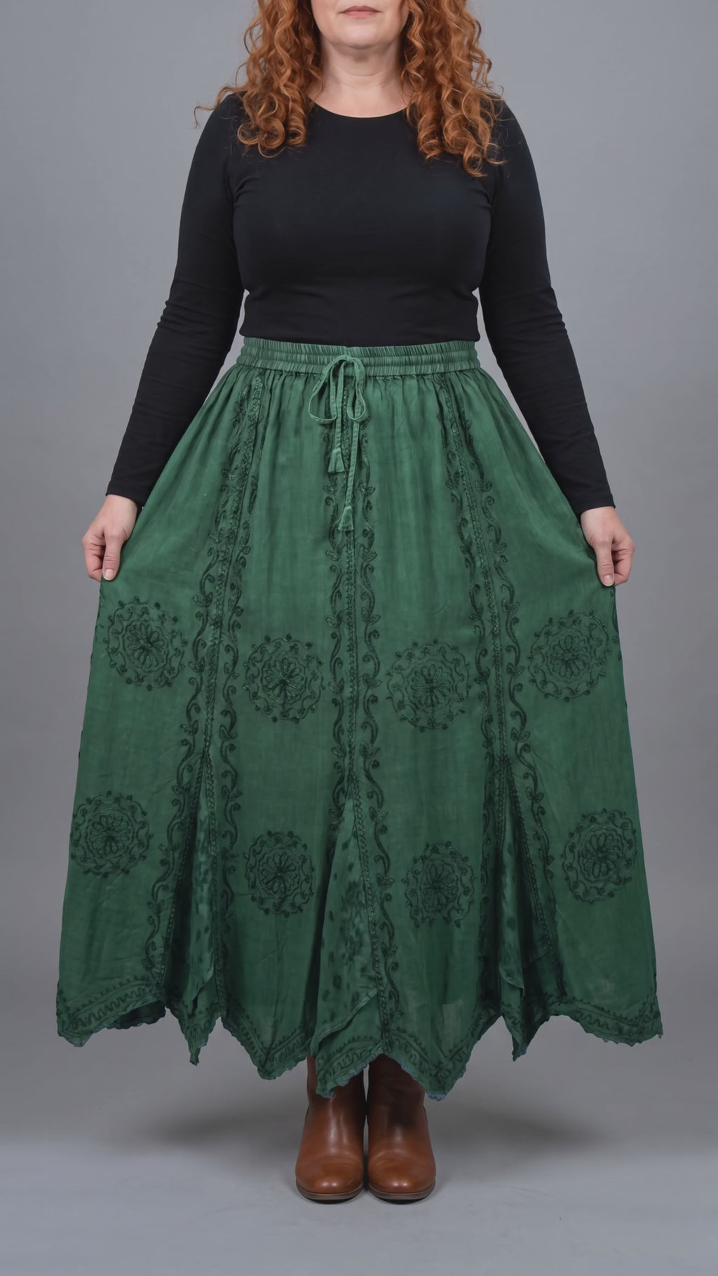 Ghorepani Medieval Embroidered Maxi Skirt video, Green